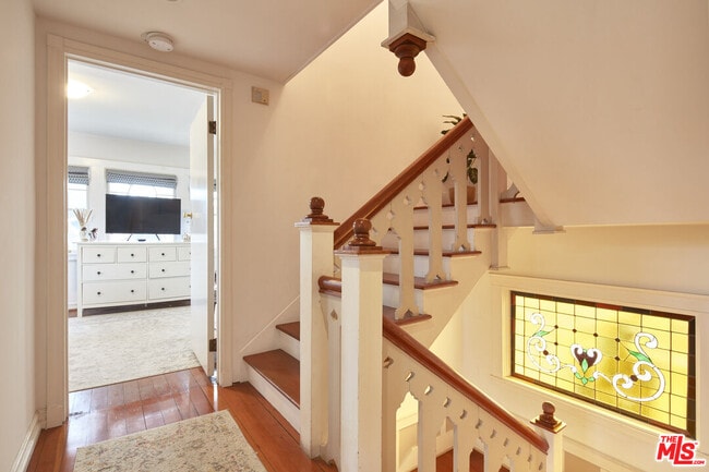 Building Photo - 453 Rialto Ave