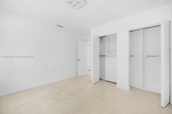 Building Photo - 2045 SW 125th Ct