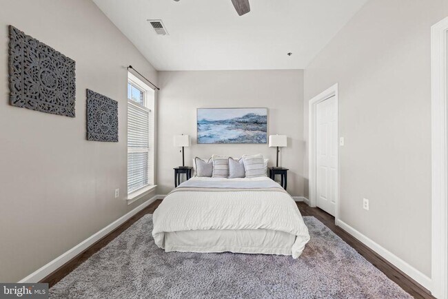 Building Photo - 810 Belmont Bay Dr