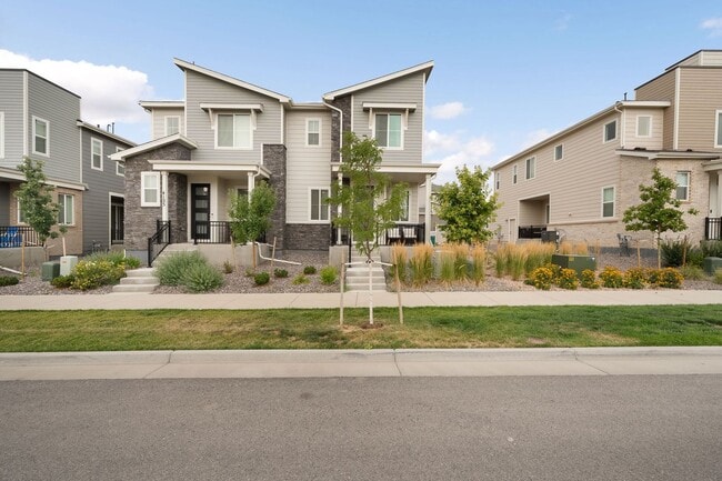Building Photo - LUX 3BD, 2.5BA Aurora Highlands Townhome with 2-Car Garage