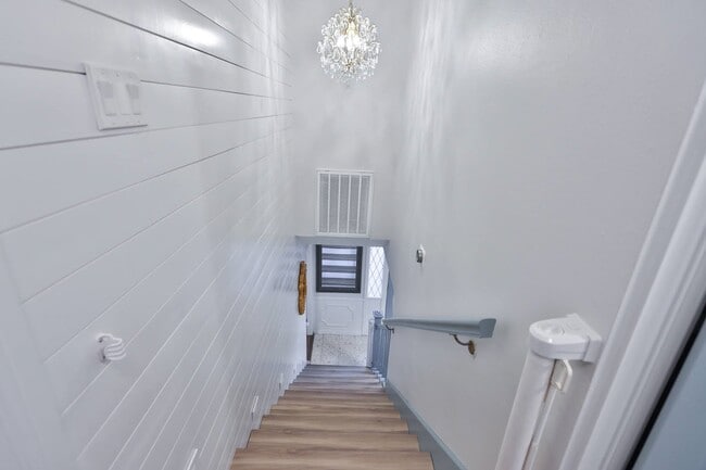 Building Photo - 16322 Southampton Dr