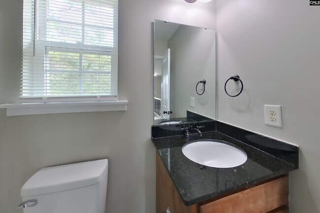 Building Photo - 6 Manzanita Ct