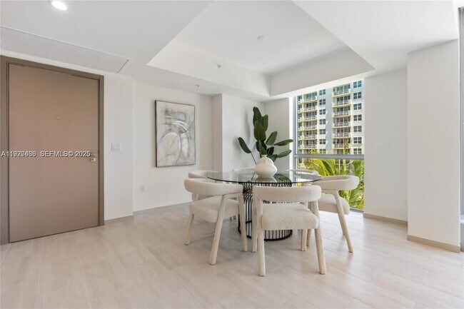 Building Photo - 10281 W Bay Harbor Dr