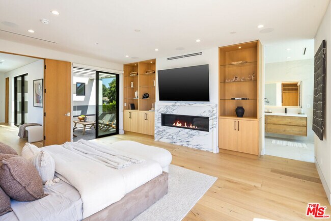 Building Photo - 14822 Hesby St