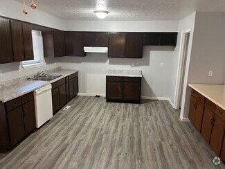Building Photo - Cozy 3 Bedroom 2 Bathroom Townhouse
