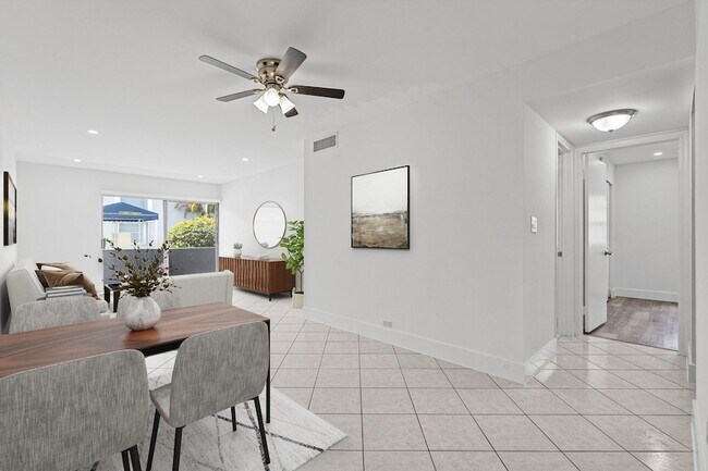 Building Photo - 9227 SW 87th Ave