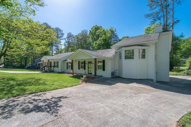 Building Photo - 418 Bolijeri Blvd