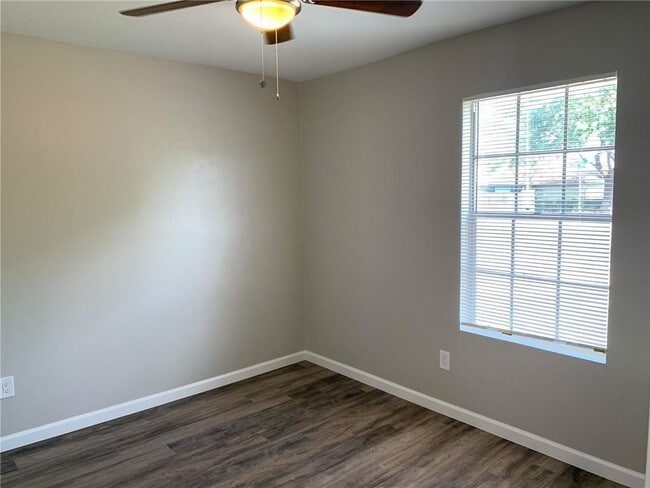 Building Photo - 11640 Parkfield Dr