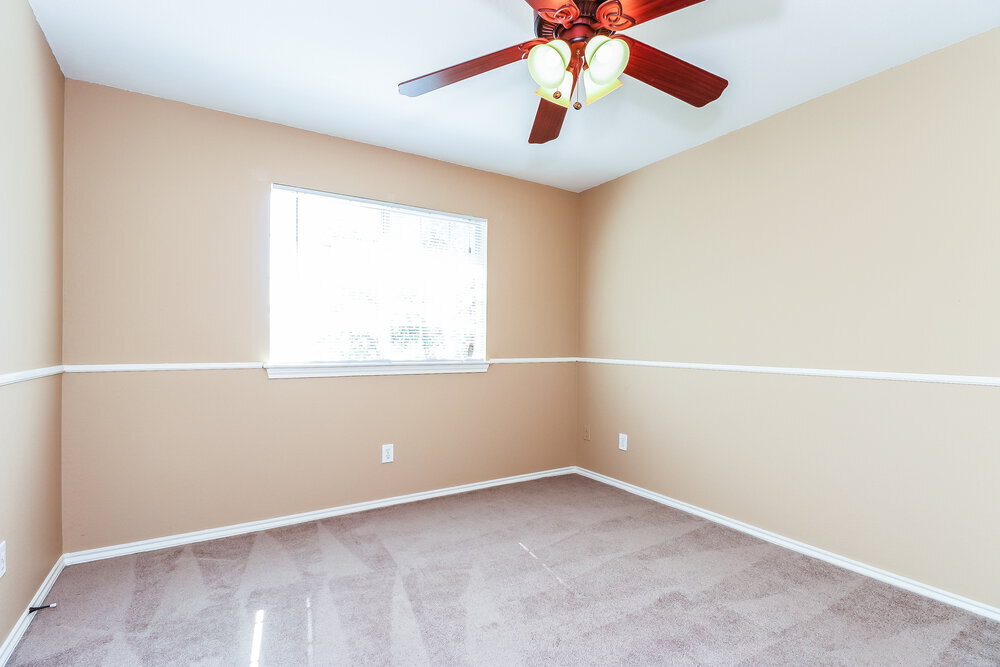 Building Photo - 941 Azalia Dr