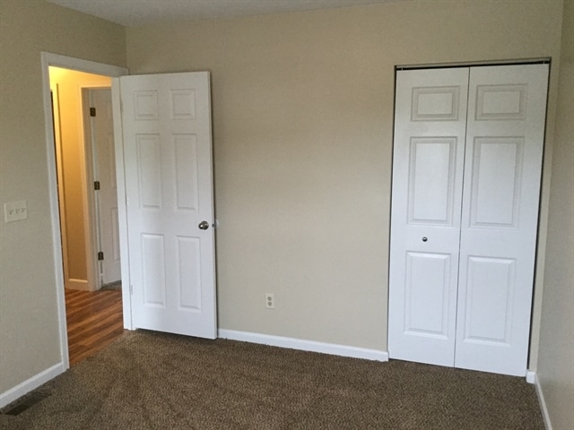 Building Photo - 242 Monarch Dr