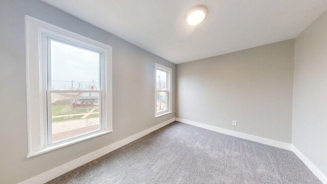 Building Photo - Lorain/W.73 neighborhood, updated 3 bed/1 bath single family house.