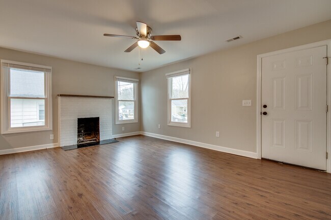 Building Photo - 517 Walnut St