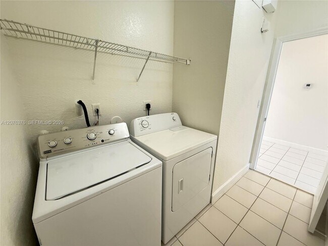 Building Photo - 15131 SW 23rd Ln