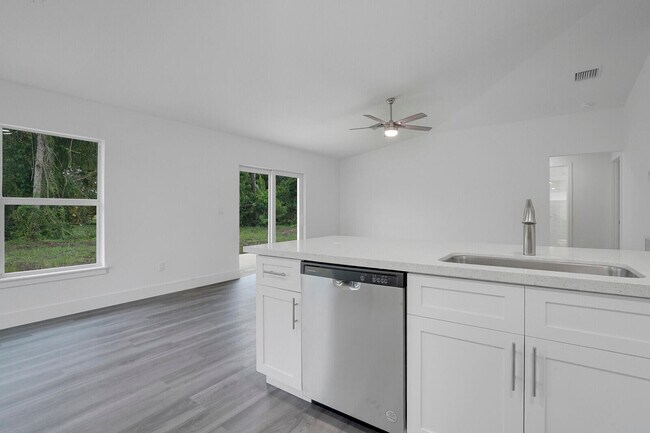 Building Photo - 8003 Hibiscus Rd