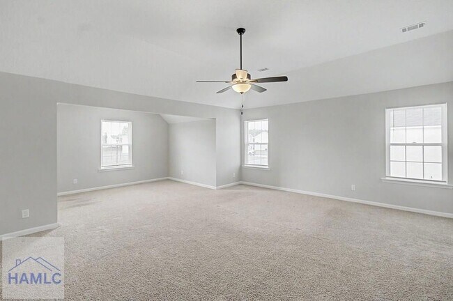 Building Photo - 18 Sunflower Cir NE