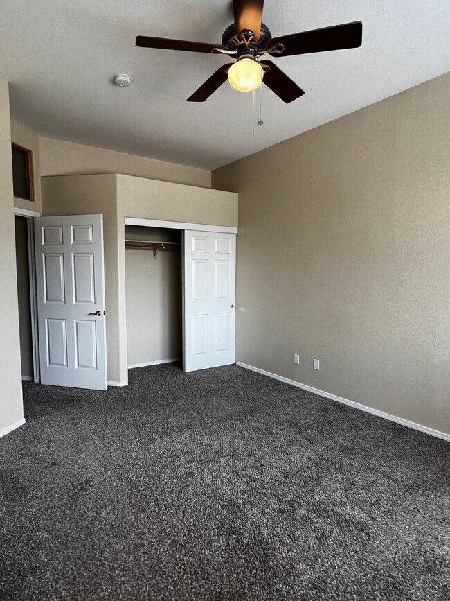 Building Photo - 1675 Brentford Way