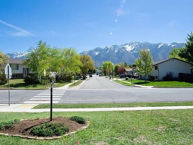 Building Photo - 11132 Sandy Creek Dr