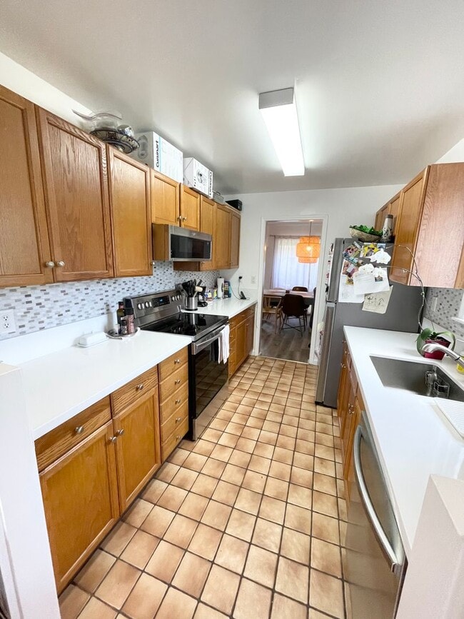 Building Photo - 3 bed, 2 bath w/ 2 parking stalls at Aikahi Gardens!