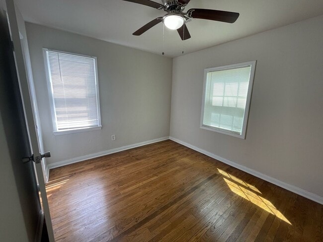 Building Photo - Del City Three Bedroom - Complete Remodel!