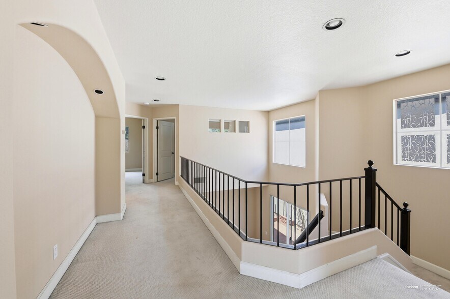 Building Photo - 51 Barbados Dr