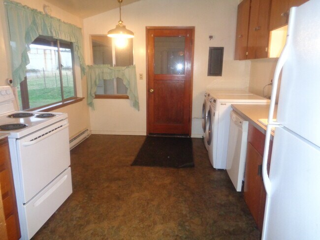 Building Photo - Breath of Fresh Air