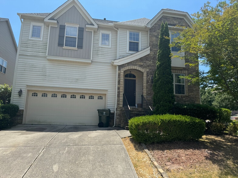 Building Photo - Room in House on Kinsley Pl
