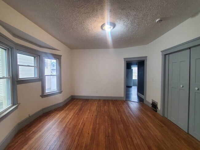 Building Photo - 3594 W 47th St