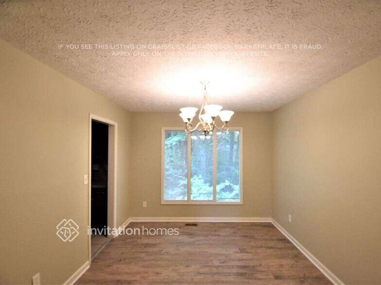 Building Photo - 2320 Tapanzee Ln