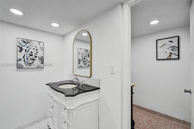 Building Photo - 1600 S Ocean Dr