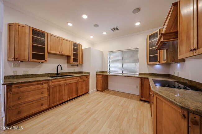 Building Photo - 6228 E Pershing Ave