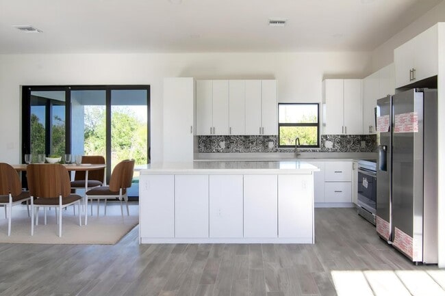 Building Photo - 8126 Thruso Rd