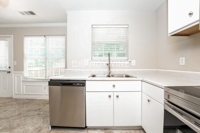 Building Photo - 2334 Brookgate Way