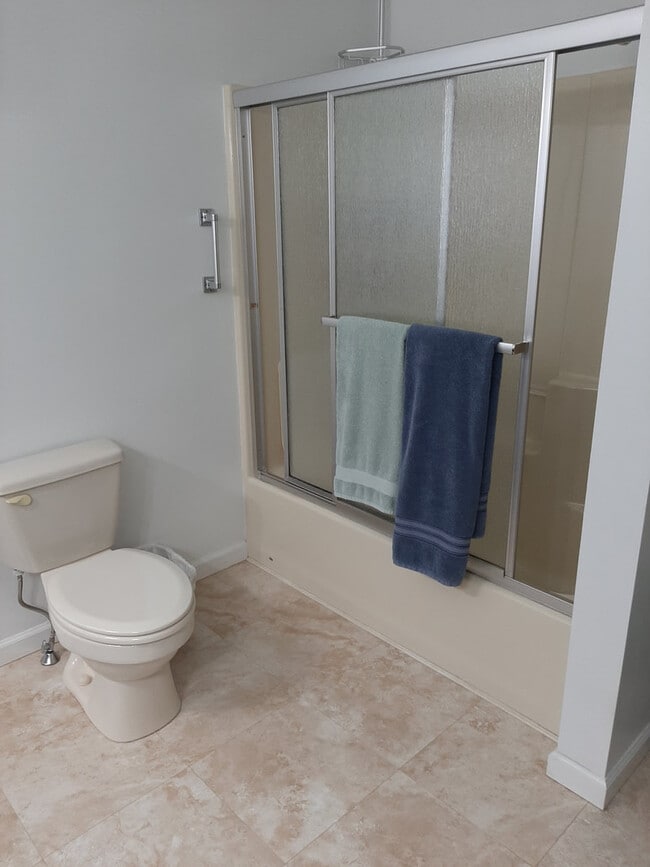 Building Photo - 145 Eden Way