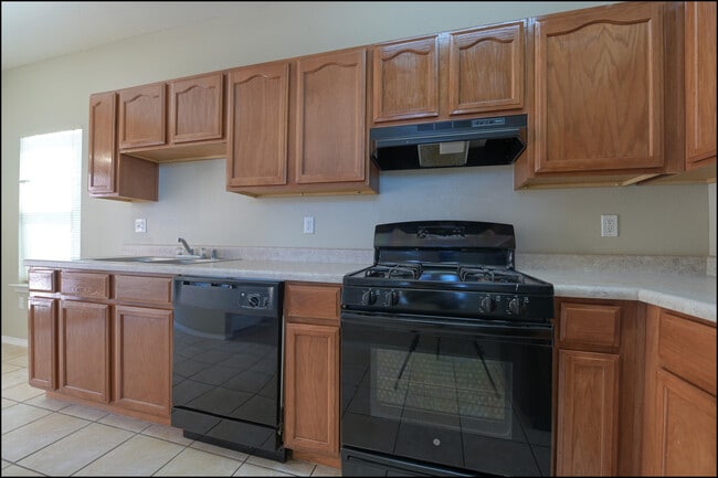 Building Photo - 14408 Escalera Dr