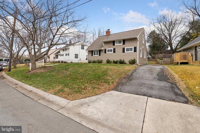 Building Photo - 5716 Crawford Dr