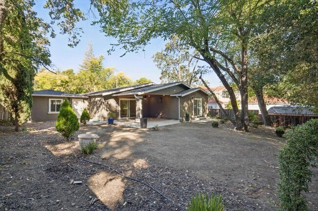 Building Photo - 2081 Buttner Rd