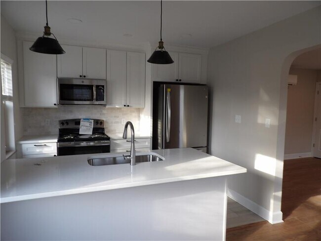 Building Photo - 215 S Ft Thomas Ave