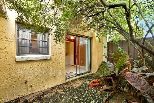 Building Photo - 3267 Forest Oaks Ct