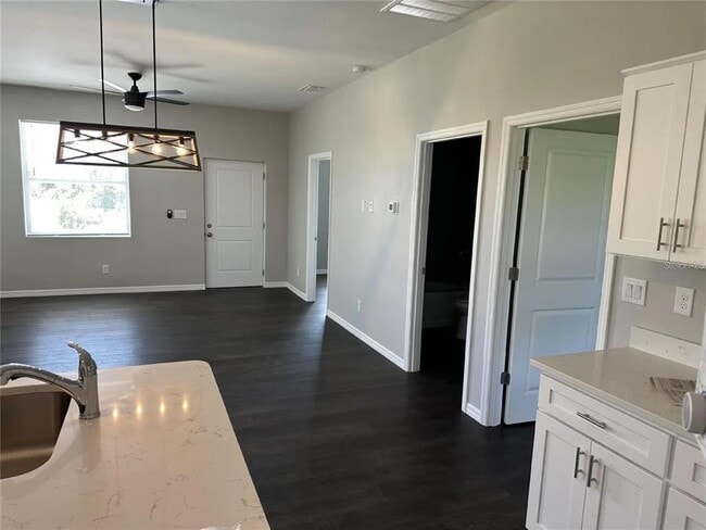 Building Photo - 10364 Kidron Ave
