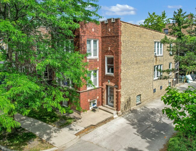 Building Photo - 1103 Simpson St