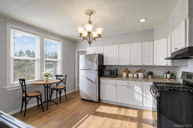 Building Photo - 135 Webster Ave