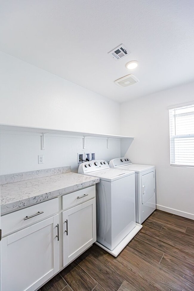 Building Photo - Brand New 4-bedroom Home