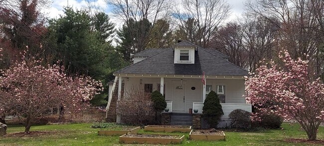 Building Photo - 142 Page Rd