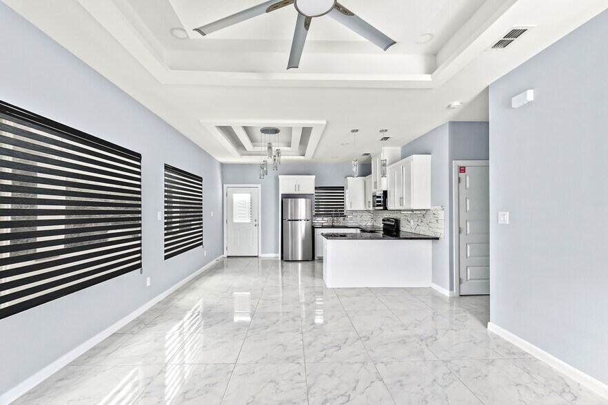 Building Photo - 3506 S Dominique Dr