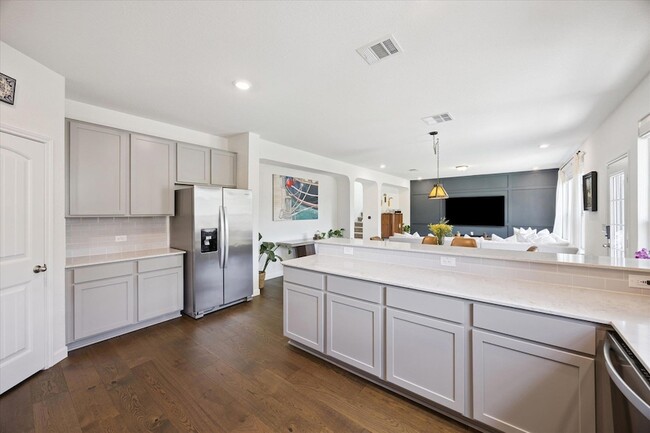 Building Photo - 7916 Crystalbrook W