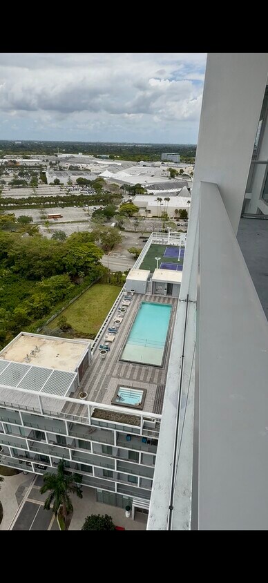 Building Photo - 2000 Metropica Way