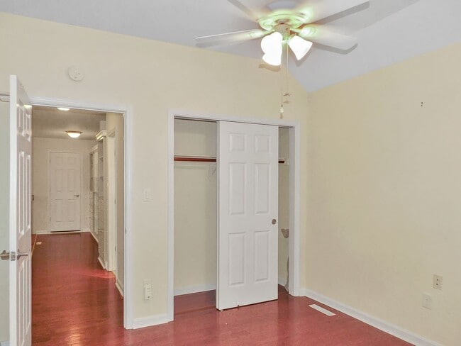 Building Photo - 48145 Mayflower Dr