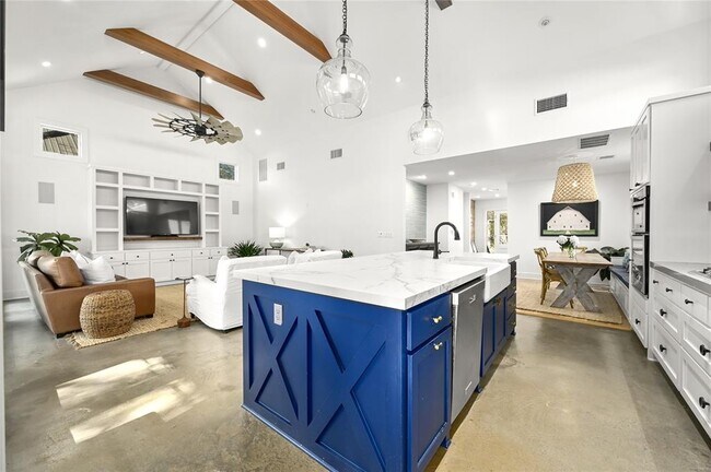 Building Photo - 1101 Lorrain St