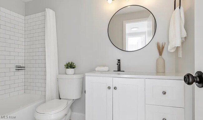 Building Photo - 26651 Lake of the Falls Blvd