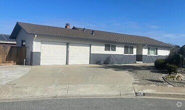 Building Photo - Marina located in Cul-de-sac short distanc...